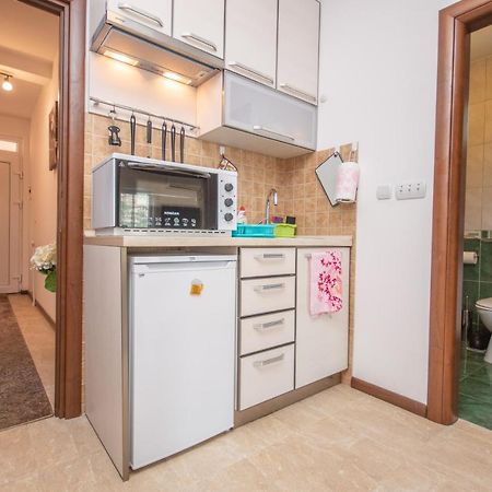 Apartmani Mrsic Рисан Экстерьер фото