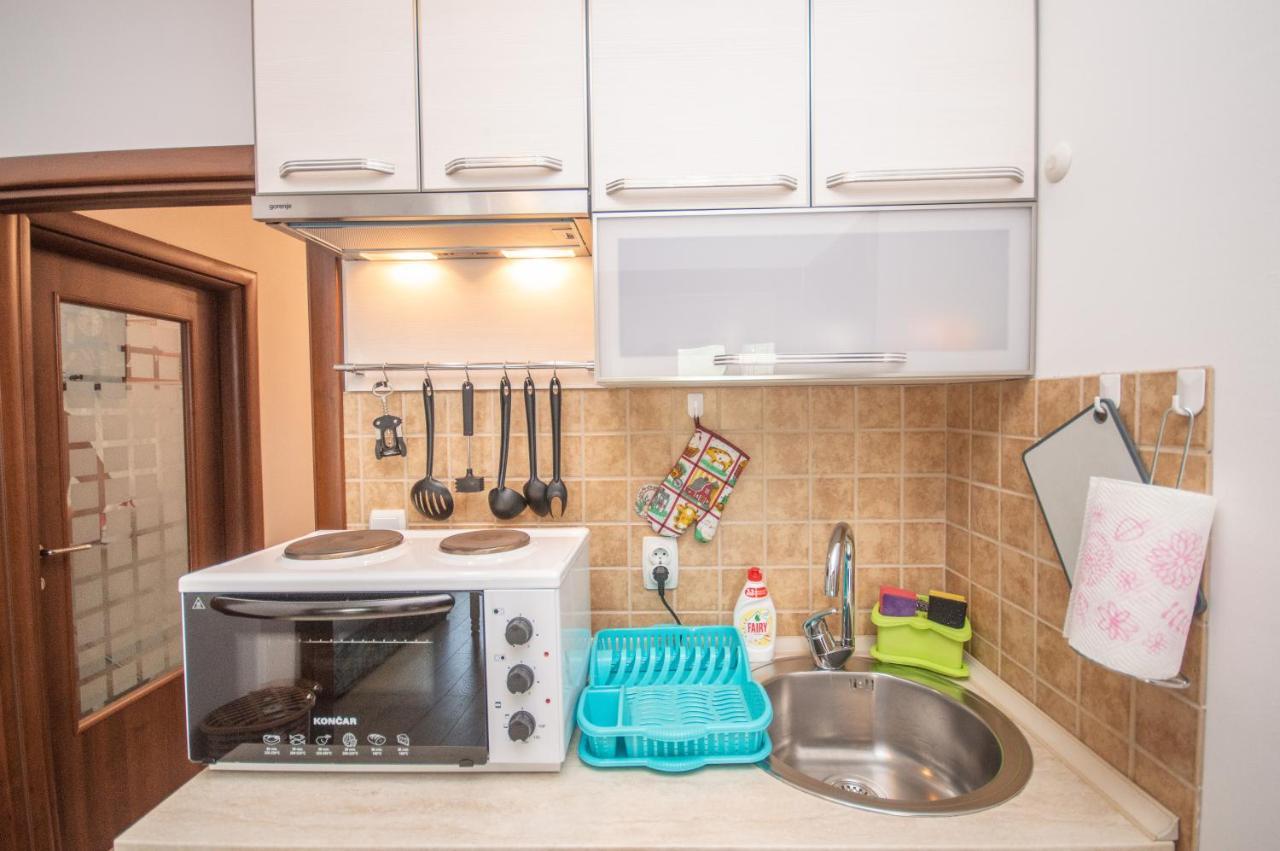 Apartmani Mrsic Рисан Экстерьер фото